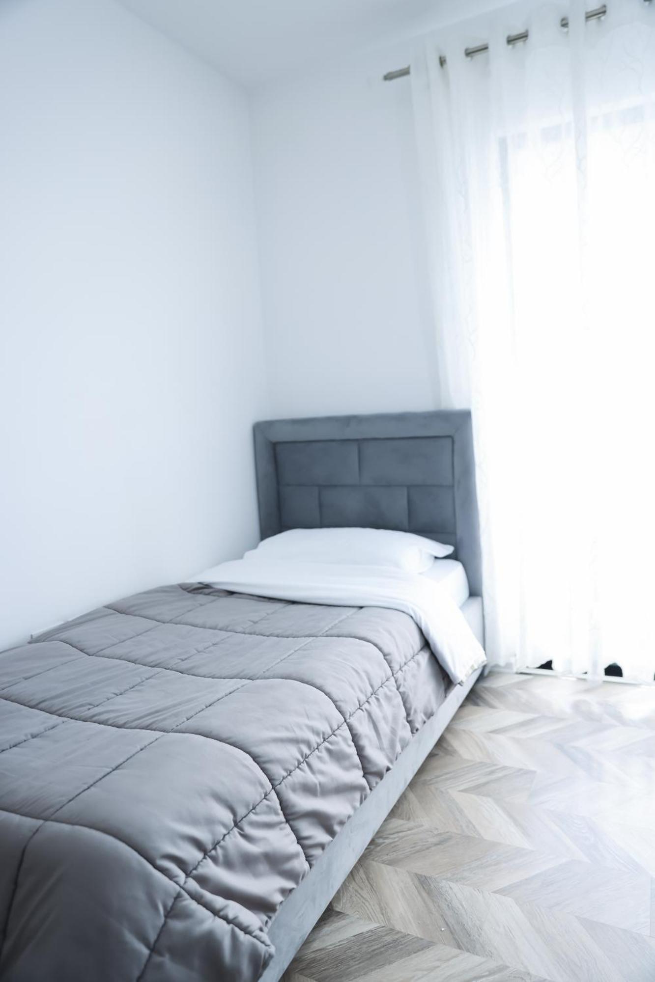 Family Apartment Τίρανα Εξωτερικό φωτογραφία