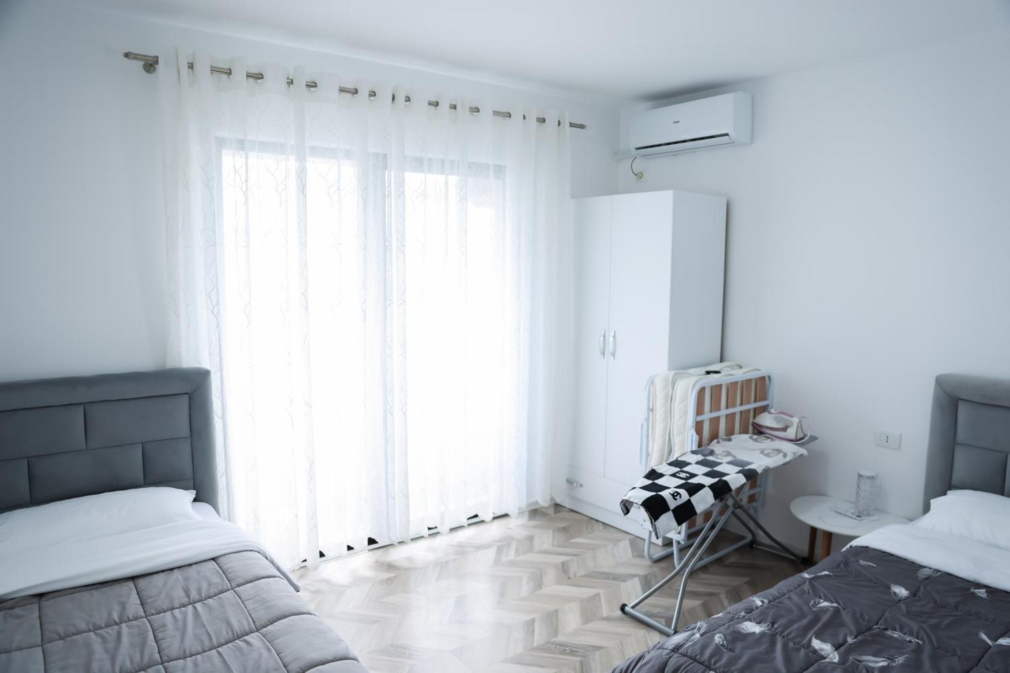 Family Apartment Τίρανα Εξωτερικό φωτογραφία